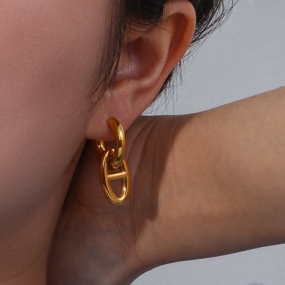 Jewelry - New 18K Gold Pig Nose Shape Hoop Earrings, wonderful Earrings, wow Earrings